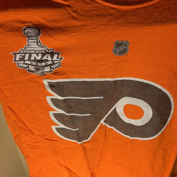 NHL Men’s Flyers Carter 17 Stanley Cup Finals 2010 Jersey Tee Color Orange - Picture 2 of 5